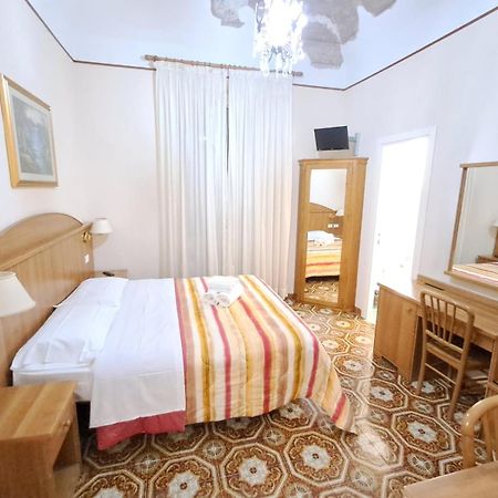 Nahid Accommodation Rom Exterior foto