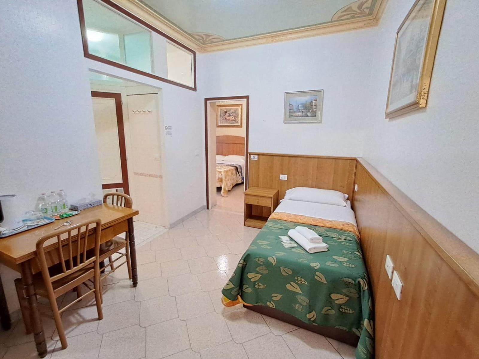 Nahid Accommodation Rom Exterior foto