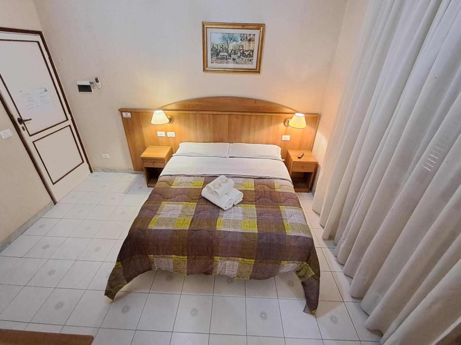 Nahid Accommodation Rom Exterior foto